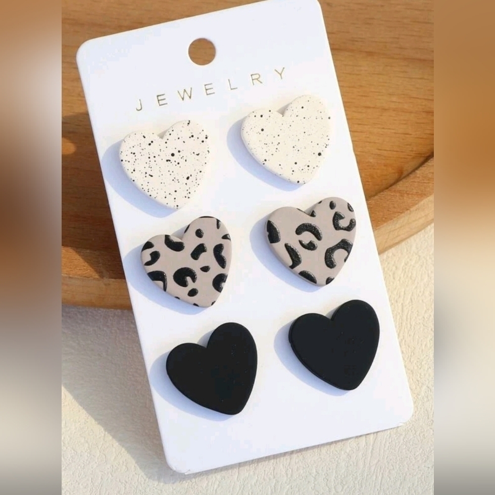 3pairs/set Splash Ink Pattern Heart Stud Earrings black and white for woman